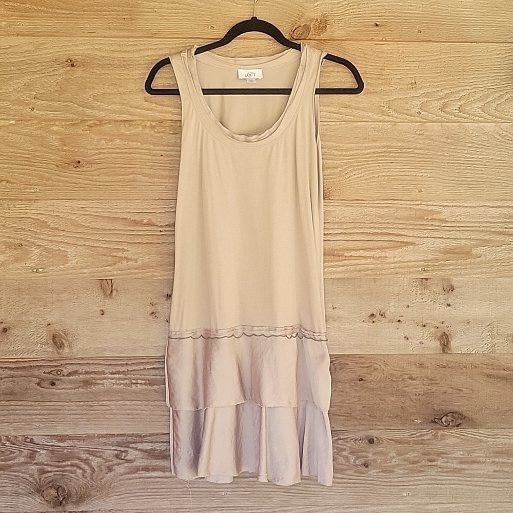 Loft Sandy Brown Dress with Tiered Skirt and Chain Trim Size XSmall